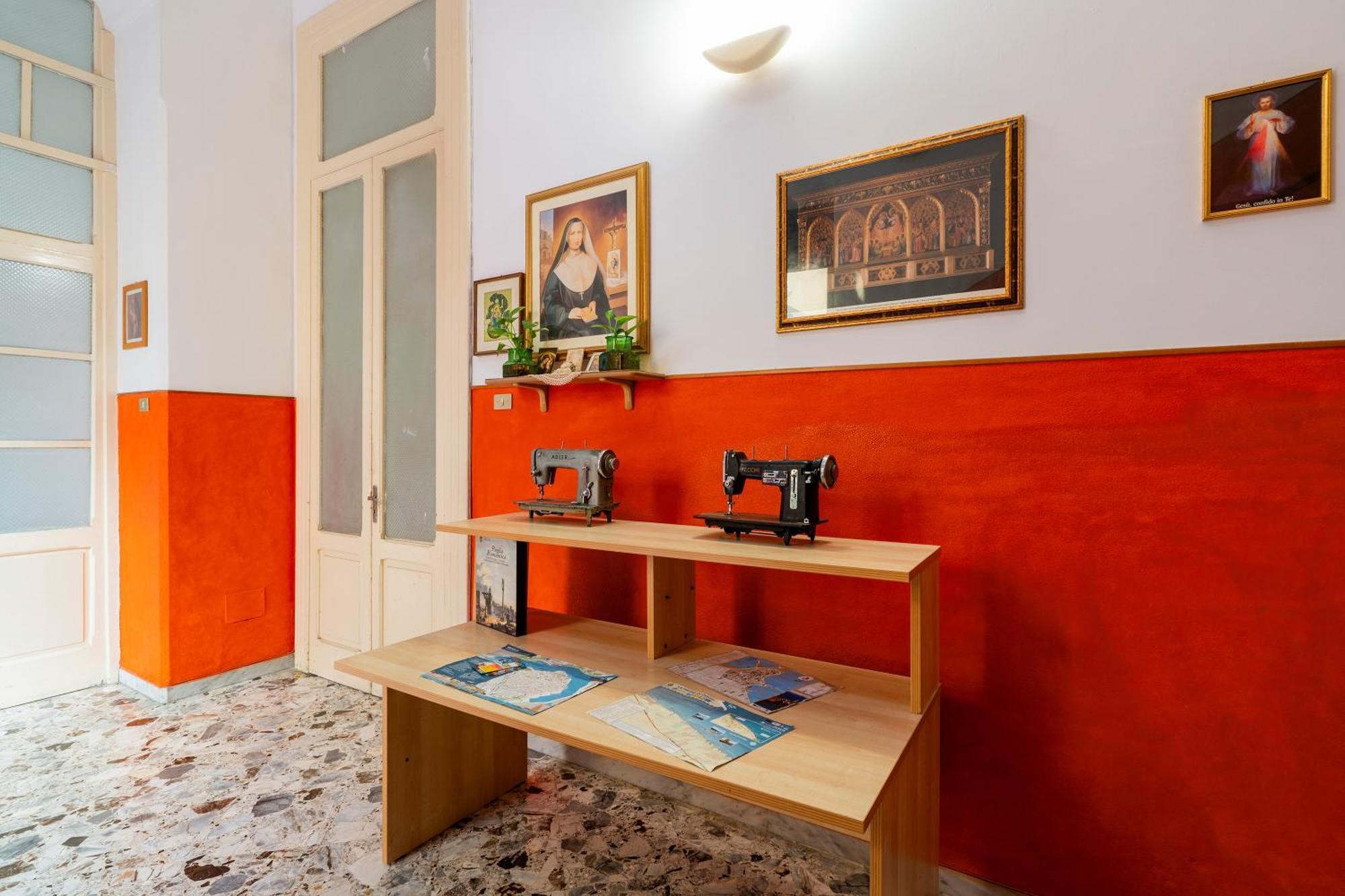 Отель Casa Di Madre Antonia Бриндизи Экстерьер фото